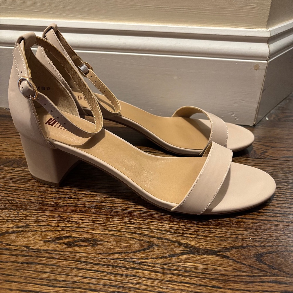 IDIFU Women's Cookielo Low Block Heels Sandals Size 12 Tan NEW